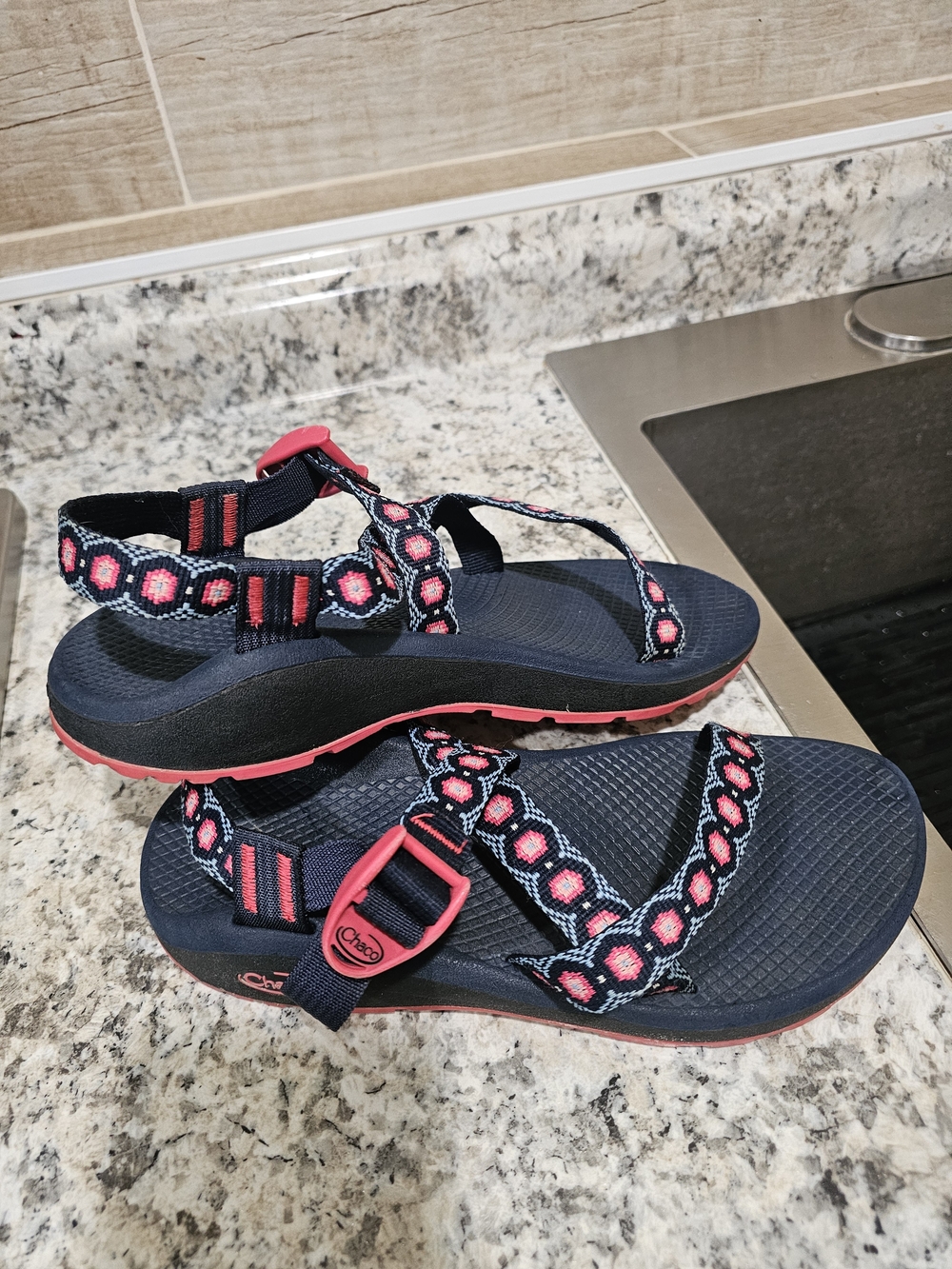 CHACO Women's Classic Sandals Navy Pink Geometric Print Sz 8